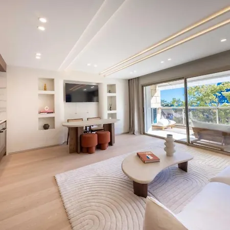 Ref 2065 - Stunning Modern On The Croisette For Rent * Cannes